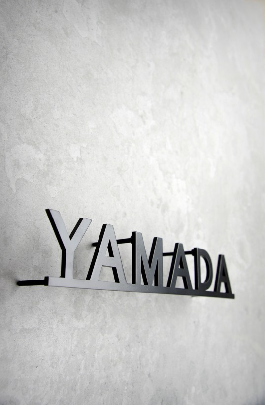 ステンレス切り文字表札