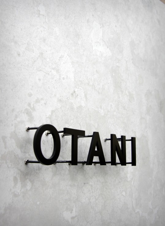 ステンレス切り文字表札