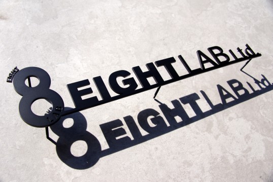 ステンレス切り文字看板