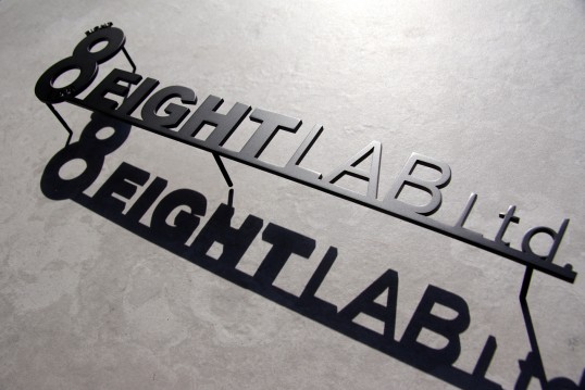 ステンレス切り文字看板