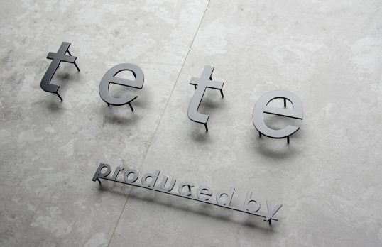 ステンレス切り文字看板