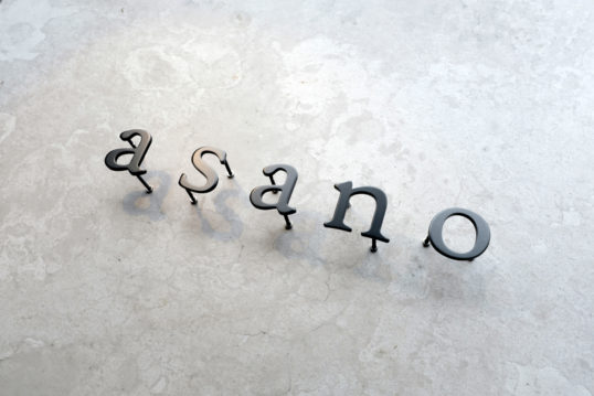 ステンレス切り文字表札