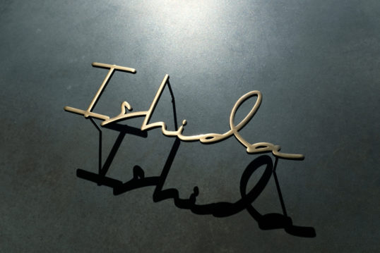 ステンレス切り文字表札　マットゴールド