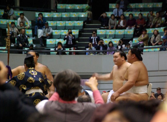 白鳳　土俵入り