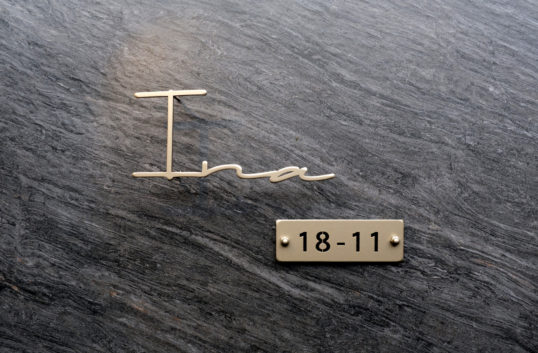 ステンレス切り文字表札