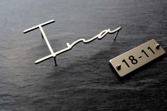 ステンレス切り文字表札