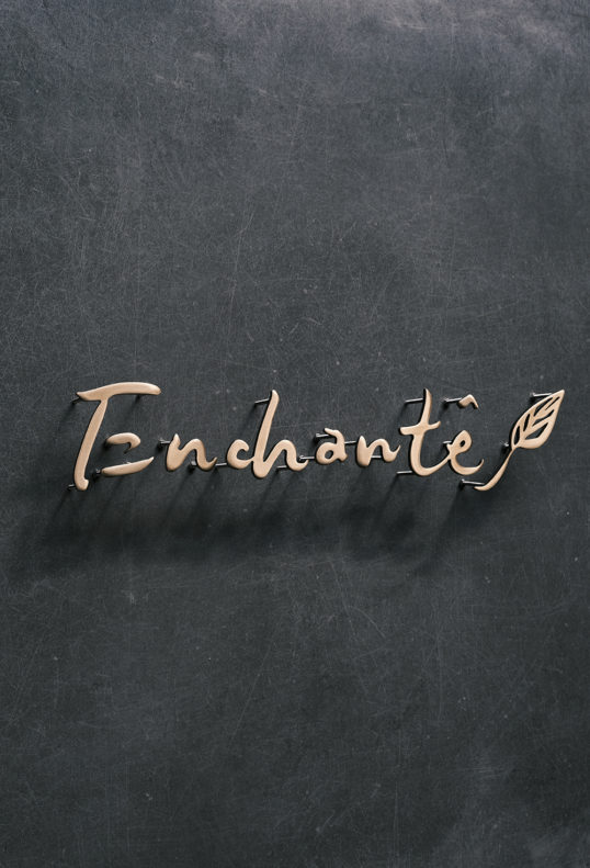 いぶし真鍮切り文字看板