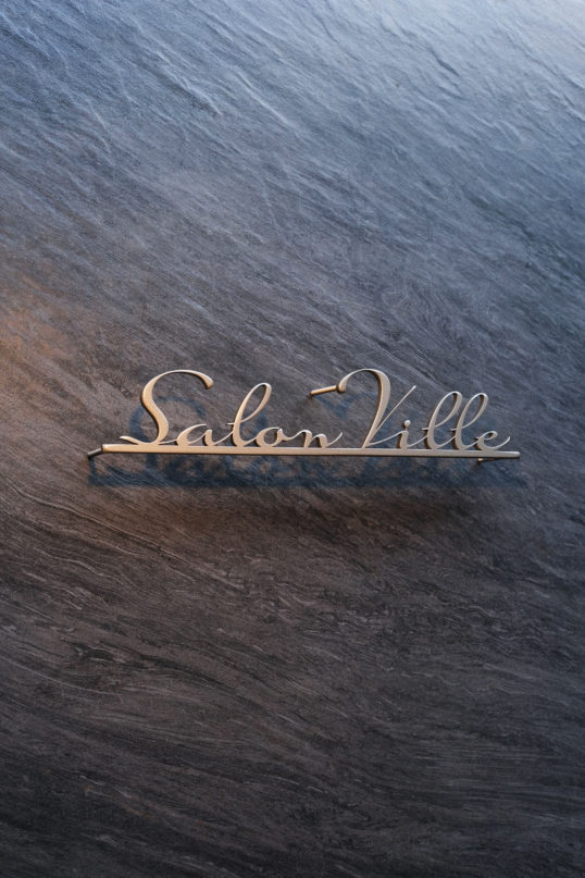 ステンレス切り文字看板