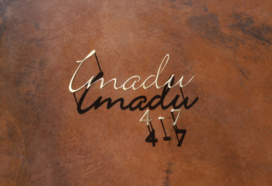 いぶし真鍮切り文字表札