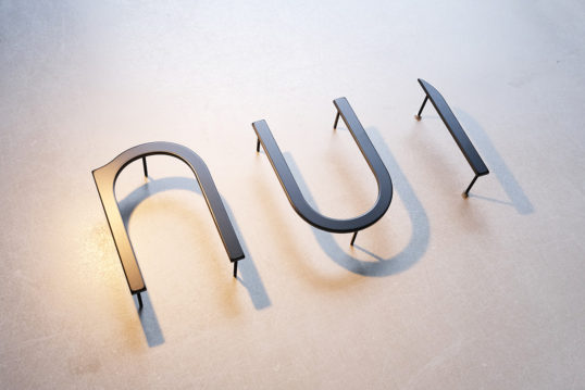 ステンレス切り文字サイン