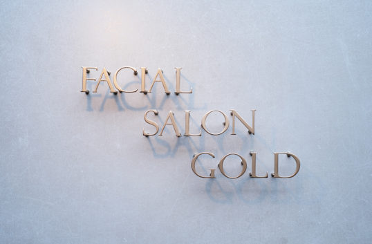 ステンレス切り文字サイン