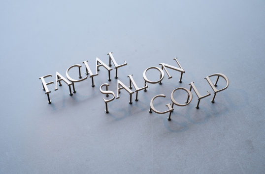 ステンレス切り文字サイン